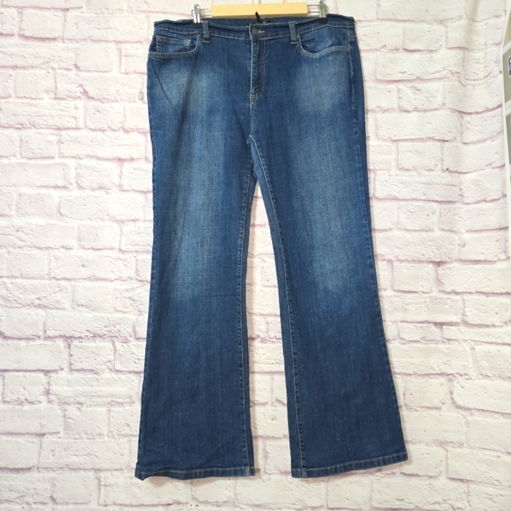 BCBG Cotton Blend Boot Cut Denim Jeans Size 16